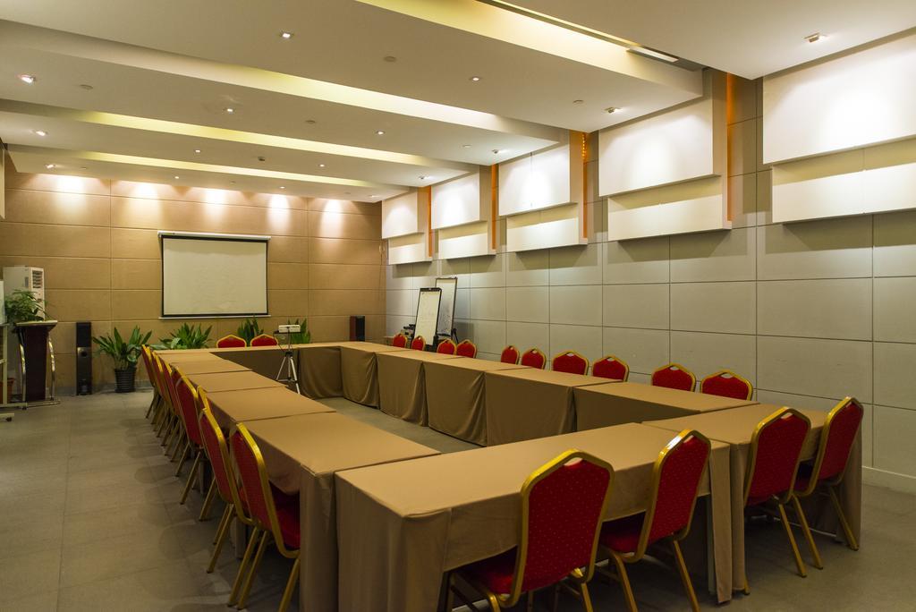 Hotel Jinjiang - North Bund 3*