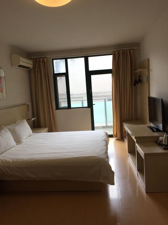 Jinjiang - North Bund 3*